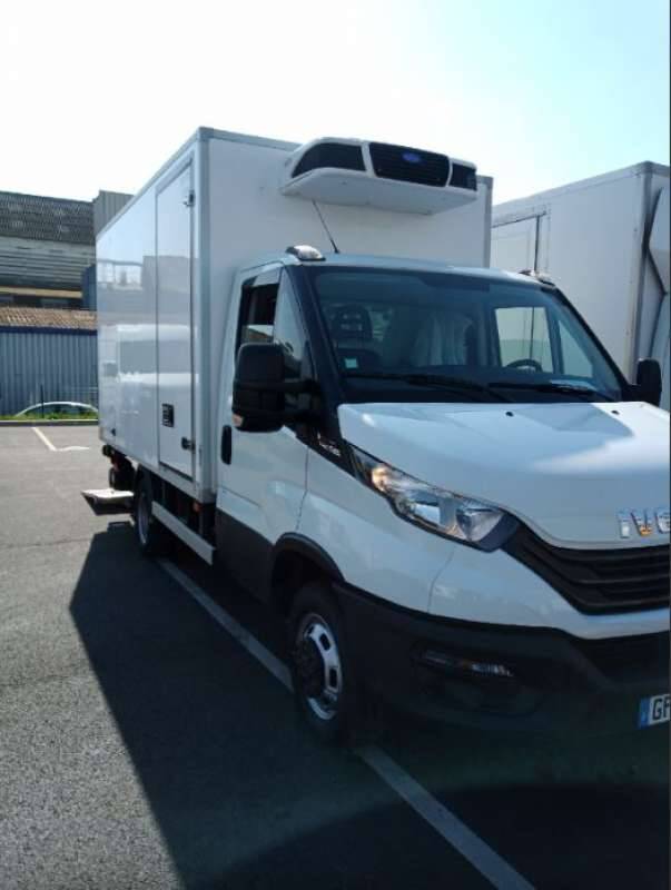 Iveco Daily Chassis Cabine FRIGO 12M3 160 CV RJ HAYON CAISSE CAZAUX GROUPE CARRIER PULSOR 400 MT 3,5 T