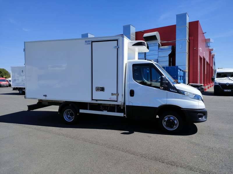 Iveco Daily Chassis Cabine FRIGO 12M3 160 CV RJ CAISSE CAZAUX GROUPE CARRIER PULSOR 400 MT 3,5 T