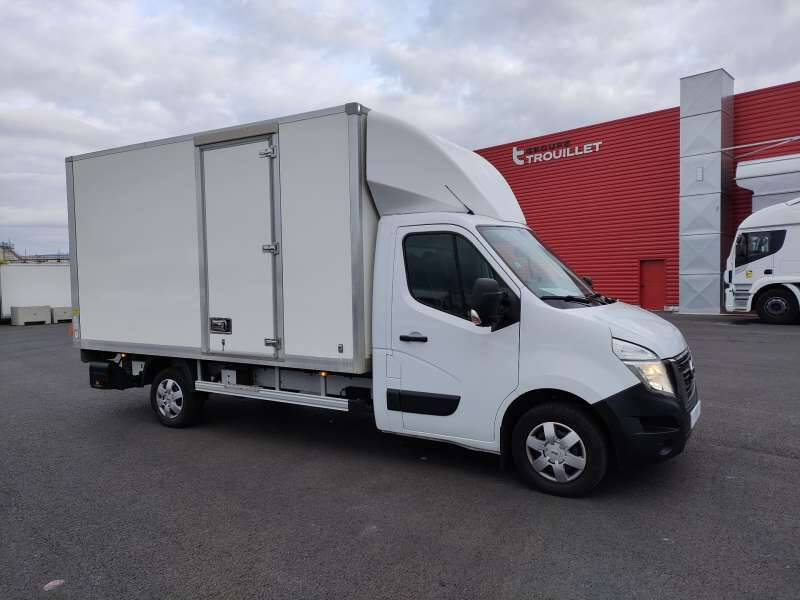 Nissan Nv400 Chassis Cabine 20M3 145 CV FOURGON HAYON 3.5 T