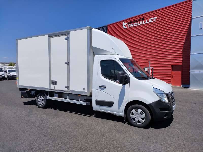 Nissan Interstar Chassis Cabine 20 M3 CHASSIS-CABINE HAYON DCI 145 CH