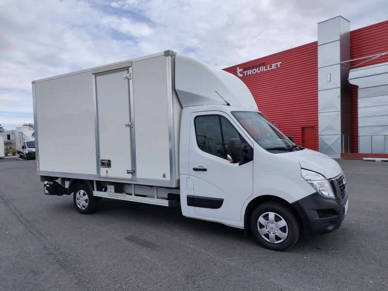 Nissan Interstar Fourgon 20M3 145 CV HAYON FOURGON 3.5 T