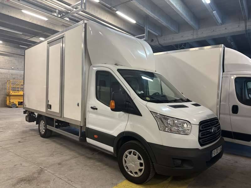 Ford Transit Chassis Cabine 20M3 130 CV FOURGON HAYON 3,5 T