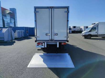 Iveco Daily Chassis Cabine FRIGO 14M3 160 CV RJ HAYON CAISSE CAZAUX GROUPE CARRIER PULSOR 400 MT 3,5 T