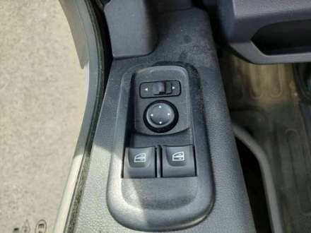 Nissan Nv400 Chassis Cabine 20M3 145 CV FOURGON HAYON 3.5 T