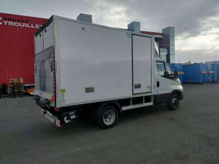 Iveco Daily Chassis Cabine FRIGO 12M3 160 CV ROUES JUMELEES HAYON CAISSE CAZAUX GROUPE CARRIER 3.5 T