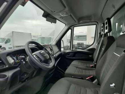 Iveco Daily Chassis Cabine FRIGO 12M3 160 CV ROUES JUMELEES HAYON CAISSE CAZAUX GROUPE THERMOKING V300 MAX 3.5 T