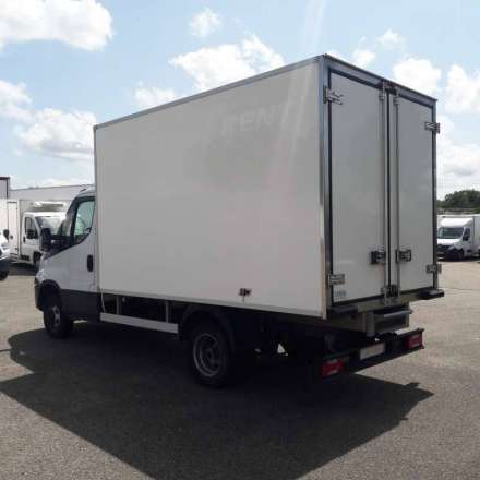 Iveco Daily Chassis Cabine FRIGO OPTION HAYON - 12M3 140 CV RJ CAISSE CAZAUX GROUPE CARRIER XARIOS 350 3,5 T