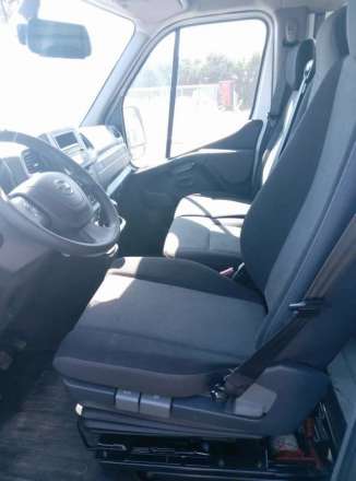 Nissan Interstar Fourgon 20M3 145 CV FOURGON HAYON 3.5 T