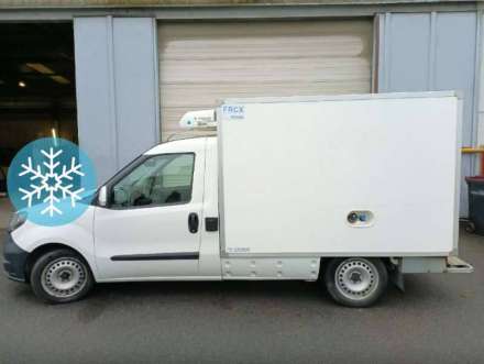 Fiat Doblo Plancher Cabine FRIGO 5M3 105 CV CAISSE CAZAUX GROUPE THERMOKING V200 MAX 2,5 T