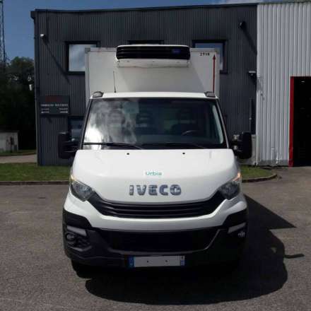 Iveco Daily Chassis Cabine FRIGO OPTION HAYON - 12M3 140 CV RJ CAISSE CAZAUX GROUPE CARRIER XARIOS 350 3,5 T