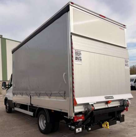 Iveco Daily Chassis Cabine 20M3 160 CV FOURGON/PLSC RJ HAYON 3,5 T ATTELAGE