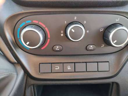Iveco Daily Chassis Cabine 20M3 160 CV FOURGON RJ HAYON 3,5 T