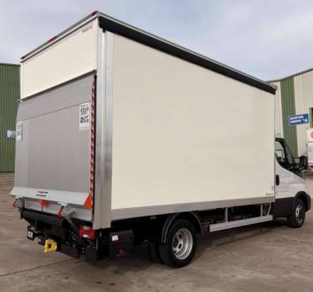 Iveco Daily Chassis Cabine 20M3 160 CV FOURGON/PLSC RJ HAYON 3,5 T ATTELAGE