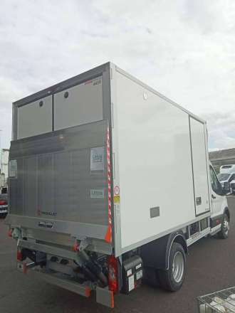 Ford Transit Chassis Cabine FRIGO 12M3 130 CV ROUES JUMELEES HAYON CAISSE CAZAUX GROUPE THERMOKING MONOTEMPERATURE V300 MAX 3,5 T
