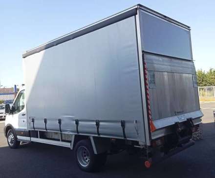 Ford Transit Chassis Cabine ROUES JUMELEES RIDEAUX COULISSANTS  170 CV 3,5 T