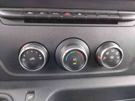 Nissan Interstar Fourgon 20M3 145 CV HAYON FOURGON 3.5 T