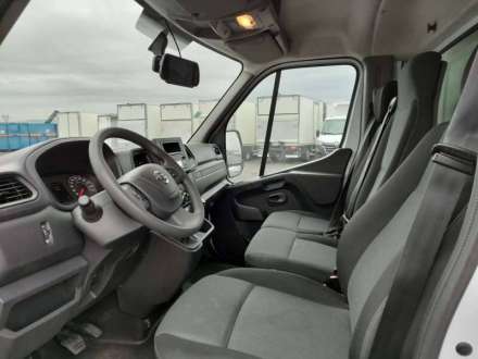 Nissan Nv400 Chassis Cabine 20M3 145 CV FOURGON HAYON 3.5 T