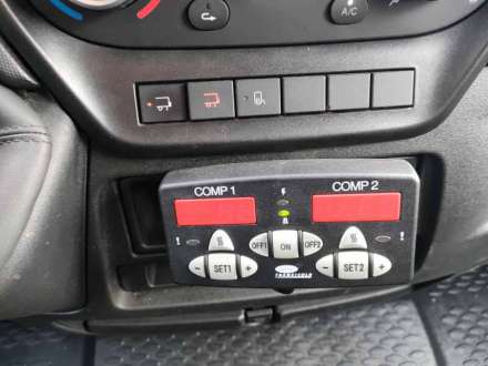 Iveco Daily Chassis Cabine FRIGO 12M3 160 CV RJ HAYON CAISSE CAZAUX GROUPE CARRIER PULSOR 400 MT 3,5 T