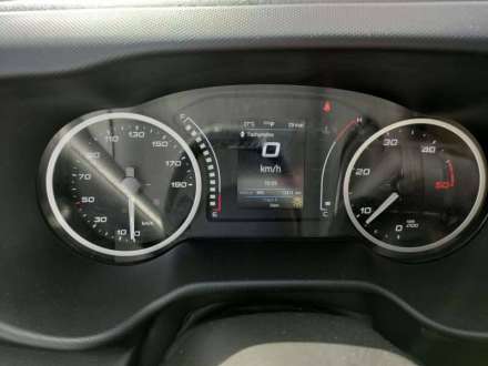 Iveco Daily Chassis Cabine 20M3 160 CV FOURGON RJ HAYON 3,5 T