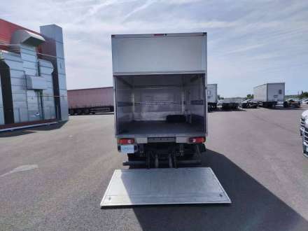 Nissan Nv400 Chassis Cabine 20M3 145 CV FOURGON HAYON 3.5 T