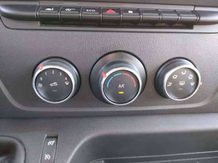 Renault Master Chassis Cabine 20M3 145 CV FOURGON HAYON 3.5T
