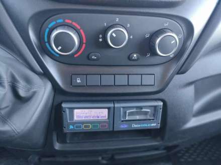 Iveco Daily Chassis Cabine FRIGO 12M3 160 CV RJ HAYON GROUPE PULSOR MT 400 3,5 T