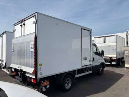 Iveco Daily Chassis Cabine FRIGO 12M3 160 CV ROUES JUMELEES HAYON CAISSE CAZAUX GROUPE THERMOKING V300 MAX 3.5 T