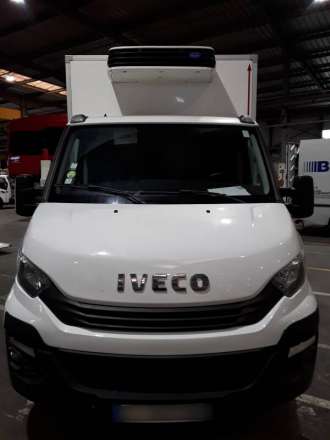 Iveco Daily Chassis Cabine FRIGO OPTION HAYON - 12M3 140 CV RJ CAISSE CAZAUX GROUPE CARRIER XARIOS 350 3,5 T