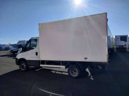 Iveco Daily Chassis Cabine FRIGO OPTION HAYON - 12M3 140 CV RJ CAISSE CAZAUX GROUPE CARRIER XARIOS 350 3,5 T
