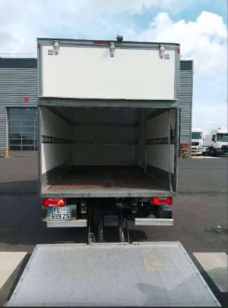 Iveco Daily Fourgon 20M3 136 CV FOURGON RJ HAYON 3,5 T