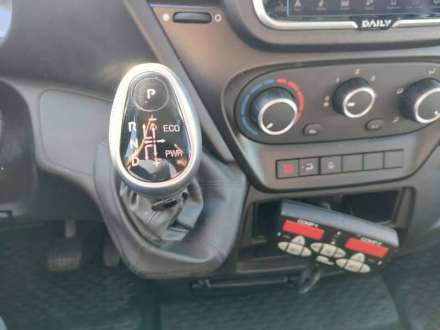 Iveco Daily Chassis Cabine FRIGO 14M3 160 CV RJ HAYON CAISSE CAZAUX GROUPE CARRIER PULSOR 400 MT 3,5 T