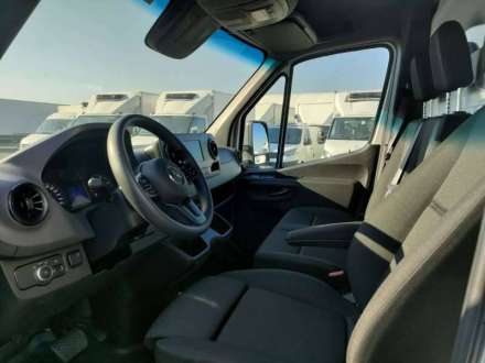 Mercedes-benz Sprinter Chassis Cabine 20M3 FOURGON HAYON 3.5 T