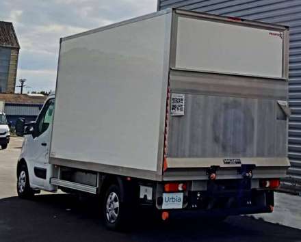 Nissan Nv400 Chassis Cabine 20M3 145 CV FOURGON HAYON 3.5 T