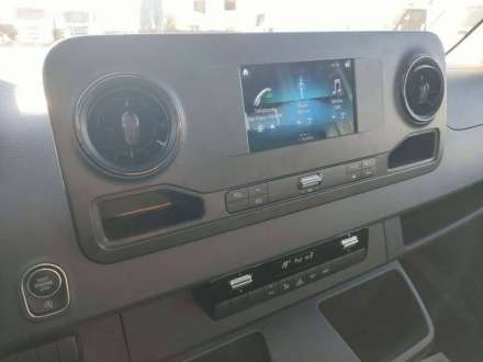 Mercedes-benz Sprinter Chassis Cabine 20M3 FOURGON HAYON 3.5 T