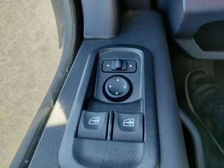 Nissan Interstar Chassis Simple Cabine 20M3 145 CV HAYON FOURGON 3.5 T