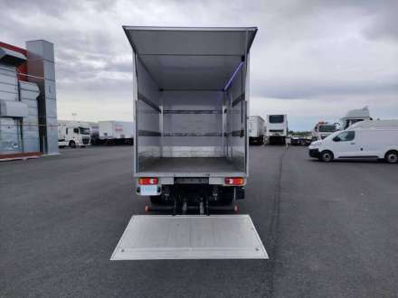 Nissan Interstar Fourgon 20M3 145 CV HAYON FOURGON 3.5 T