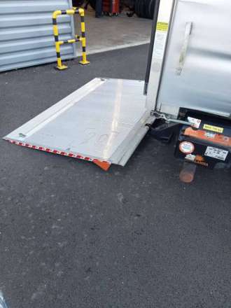 Ford Transit Chassis Cabine ROUES JUMELEES RIDEAUX COULISSANTS  170 CV 3,5 T