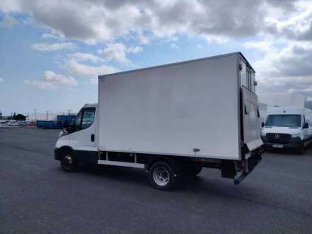 Iveco Daily Chassis Cabine FRIGO 12M3 160 CV RJ HAYON CAISSE CAZAUX GROUPE CARRIER PULSOR 400 MT 3,5 T