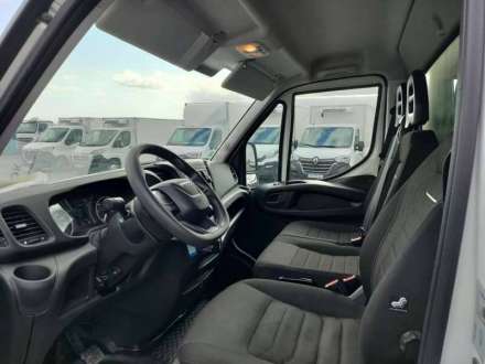 Iveco Daily Chassis Cabine FRIGO 12M3 160 CV RJ HAYON CAISSE CAZAUX GROUPE CARRIER PULSOR 400 MT 3,5 T